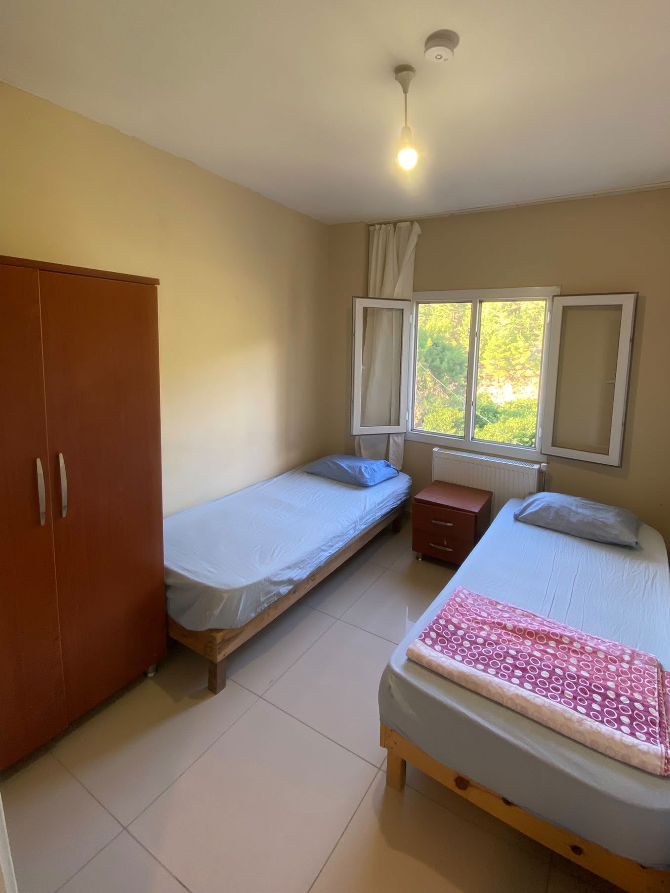 Zümrüt Pansiyon Apart - İki Yataklı Oda
