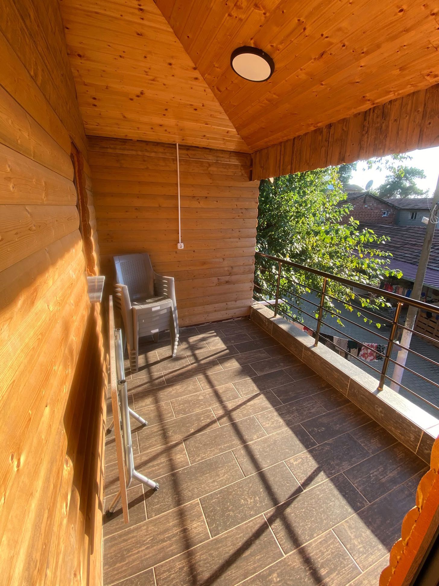 Zümrüt Pansiyon Bungalov - Balkon