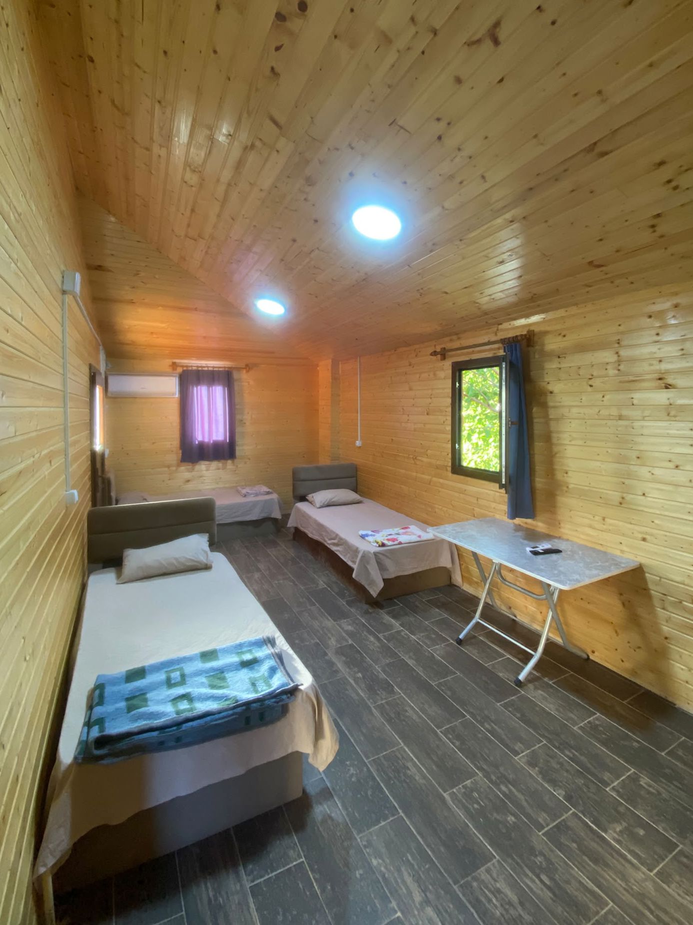 Zümrüt Pansiyon Bungalov - Üç Kişilik Oda